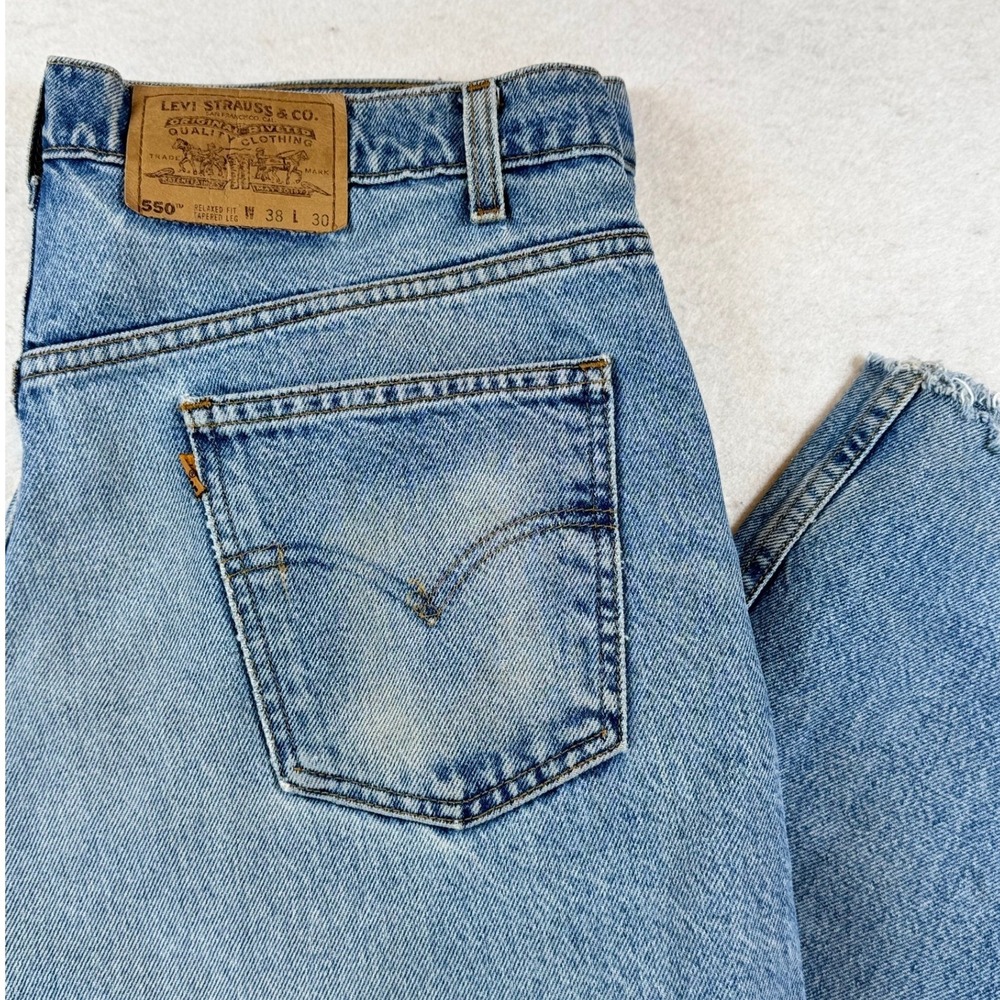 Vintage Levis 550 Relaxed Fit Tapered Leg Jeans Light Wash Orange Tab 38x28 Cut